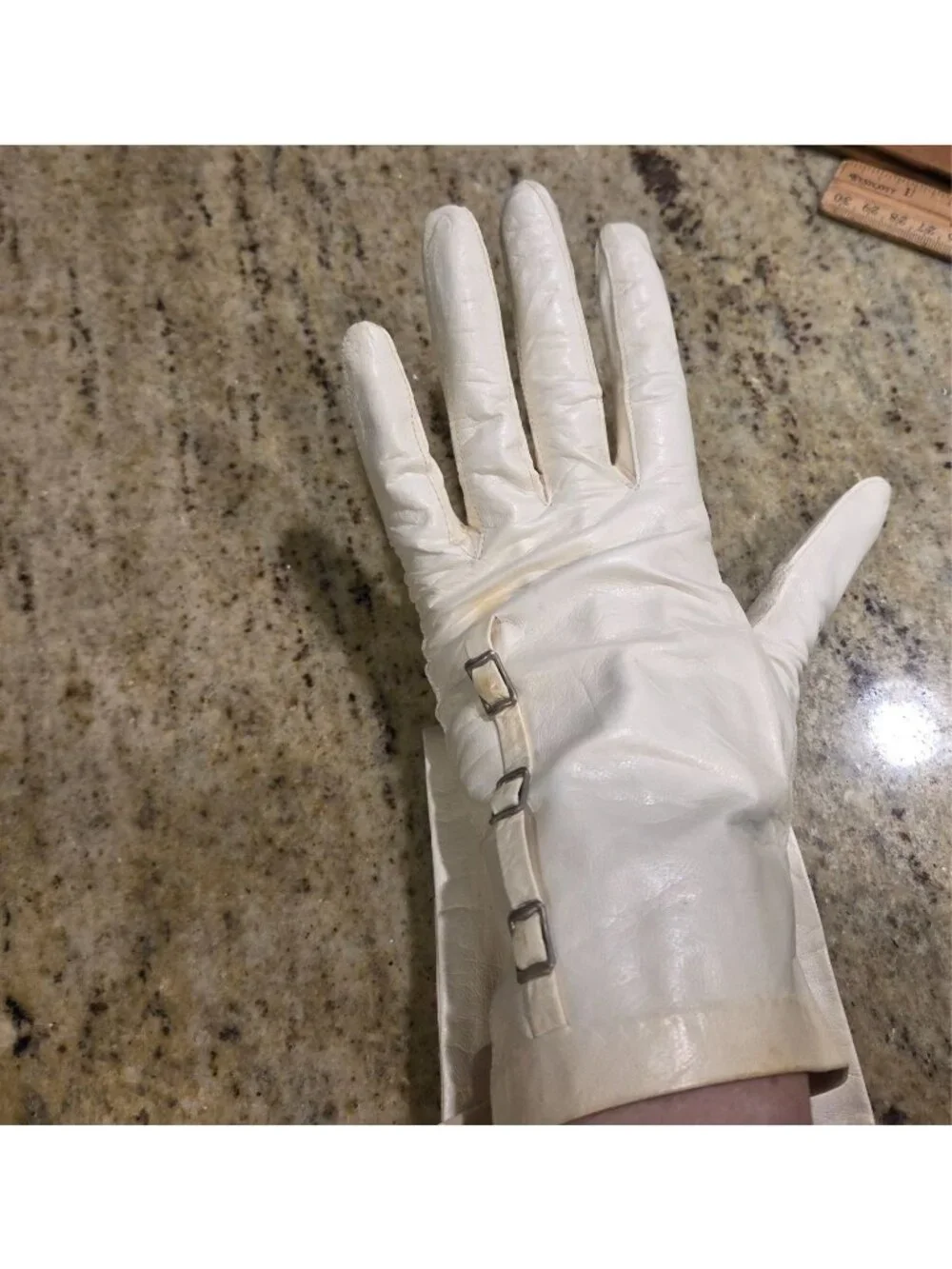 New! Vintage Women's Size M/L Cream Leather Formal Gloves Italy Buckle Accent